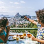 Descubra os 6 restaurantes que aceitam VR no Rio de Janeiro